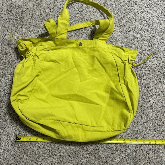 patagonia black hole messenger bag 24 Mini MLC 30L through strap and stowable img. 2385711687/1t/1785507439/lululemon-mic... W501599GBLK Color:Wild West Escape